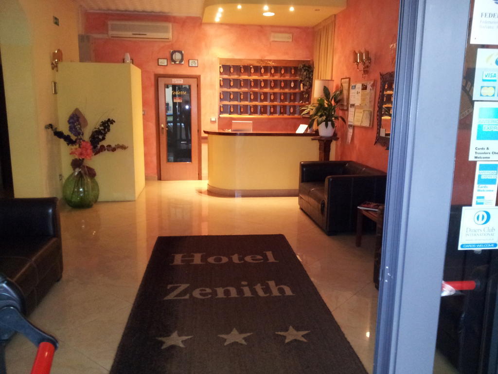 ホテルZenith モンテカティーニ・テルメ エクステリア 写真